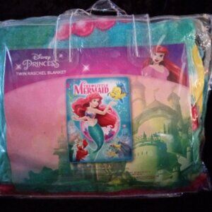 Disney THE LITTLE MERMAID  BLANKET SOFT & WARM TWIN 60”x80”